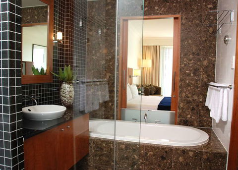 Majestic Roof Garden Hotel - Accommodation Gladstone 4
