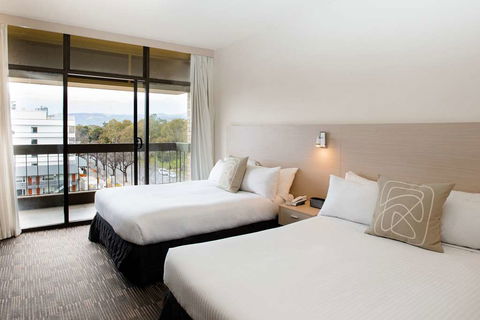 The Terrace Hotel - Accommodation Gladstone 6