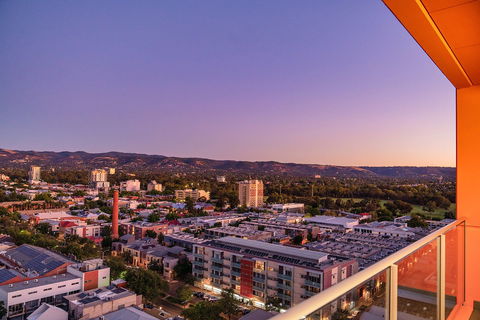 Tom's Court Hotel - Accommodation Gladstone 4