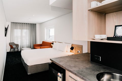 Tom's Court Hotel - Accommodation Gladstone 10