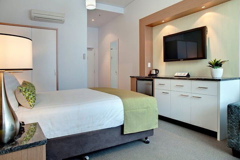 Walkers Arms Hotel - Accommodation Gladstone 1