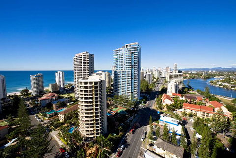 Wyndham Surfers Paradise Resort - Accommodation Gladstone 0