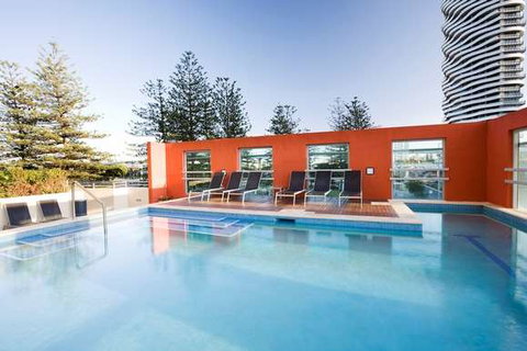 Mantra Broadbeach on the Park - Accommodation Gladstone 2