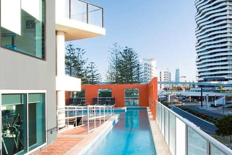 Mantra Broadbeach on the Park - Accommodation Gladstone 3