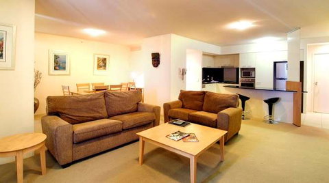 Mantra Broadbeach on the Park - Accommodation Gladstone 9