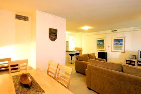 Mantra Broadbeach on the Park - Accommodation Gladstone 10