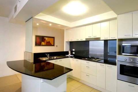 Mantra Broadbeach on the Park - Accommodation Gladstone 11