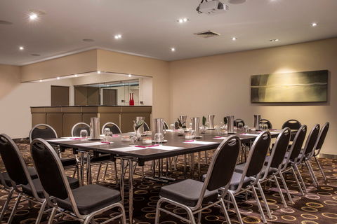 Crowne Plaza Canberra - Accommodation Gladstone 10