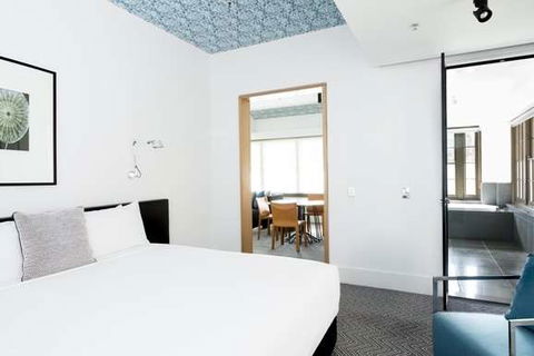 Peppers Gallery Hotel, Canberra - Accommodation Gladstone 12