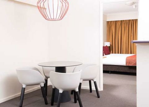 Mantra On Northbourne - Accommodation Gladstone 5