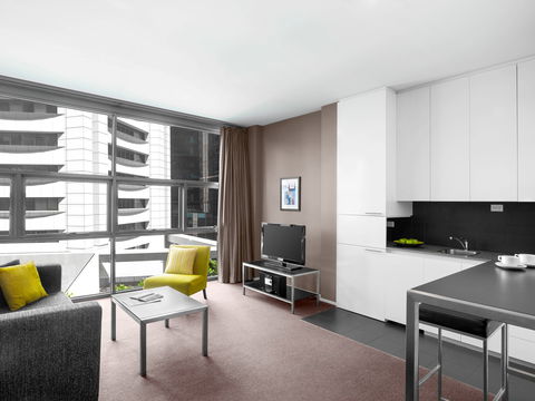 Mantra 100 Exhibition - Accommodation Gladstone 6