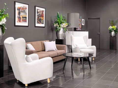 Mantra 100 Exhibition - Accommodation Gladstone 15