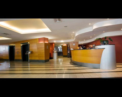 Clarion Suites Gateway - Accommodation Gladstone 3
