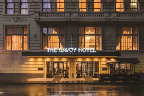The Savoy Hotel On Little Collins - Accommodation Gladstone 0