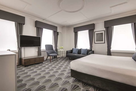 The Savoy Hotel On Little Collins - Accommodation Gladstone 7