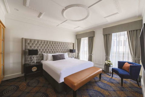 The Savoy Hotel On Little Collins - Accommodation Gladstone 8