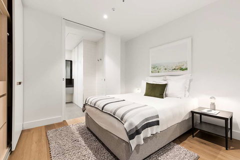 Tyrian Serviced Apts Albert Park Lane - Accommodation Gladstone 0
