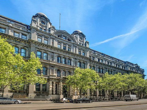 Quest Grand Hotel Melbourne - Accommodation Gladstone 1