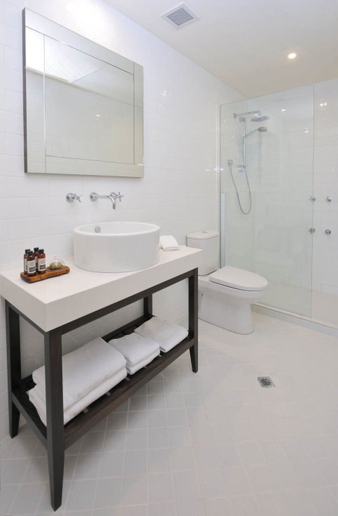 Quest Grand Hotel Melbourne - Accommodation Gladstone 9