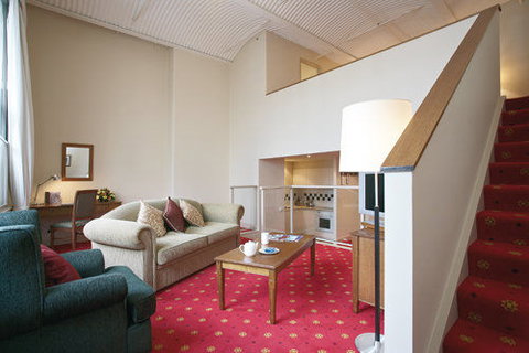 Quest Grand Hotel Melbourne - Accommodation Gladstone 10