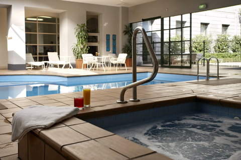 Quest Grand Hotel Melbourne - Accommodation Gladstone 12