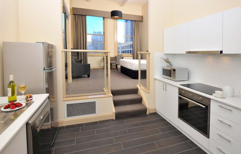 Quest Grand Hotel Melbourne - Accommodation Gladstone 14