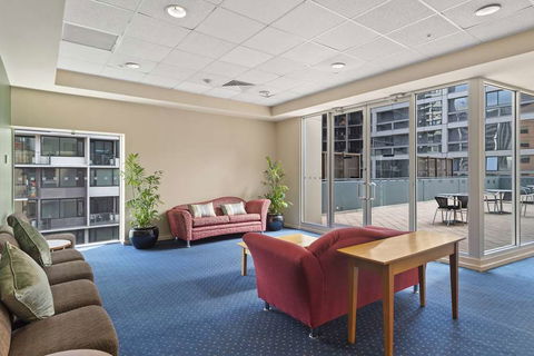 YEHS Hotel Melbourne CBD - Accommodation Gladstone 11