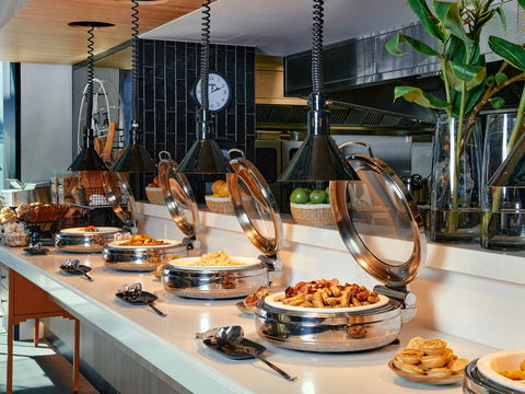 Moevenpick Hotel Melbourne On Spencer - Accommodation Gladstone 3