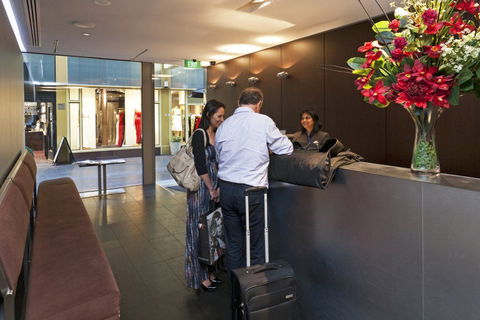 Hotel Causeway - Accommodation Gladstone 1