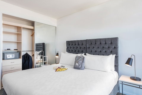 Meriton Suites Campbell Street - Accommodation Gladstone 6
