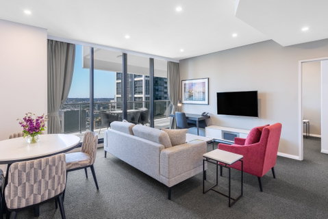 Meriton Suites Kent Street - Accommodation Gladstone 4