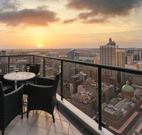 Meriton Suites Pitt Street - Accommodation Gladstone