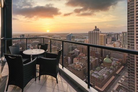 Meriton Suites Pitt Street - Accommodation Gladstone 0