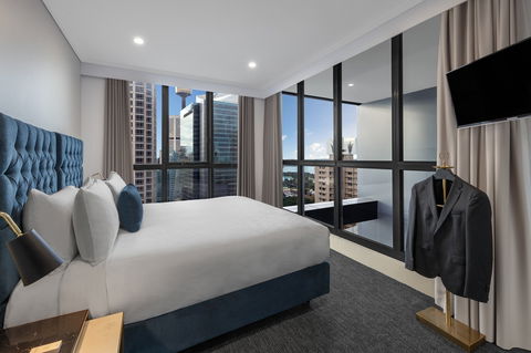 Meriton Suites Pitt Street - Accommodation Gladstone 2