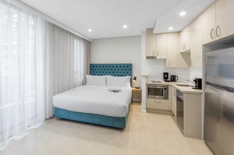 Meriton Suites Pitt Street - Accommodation Gladstone 7