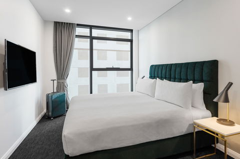 Meriton Suites Sussex Street, Sydney - Accommodation Gladstone 3