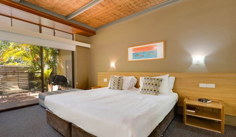 Nautilus Beachfront Villas & Spa - Accommodation Gladstone 1
