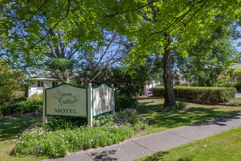 Yarra Gables Motel - Accommodation Gladstone 0