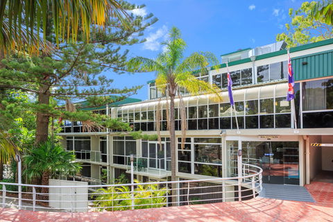 Metro Mirage Hotel Newport - Accommodation Gladstone 2