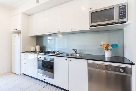 Astra Apartments Sydney CBD - Accommodation Gladstone 2