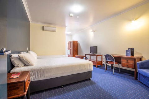 Atherton Hotel - Accommodation Gladstone 2