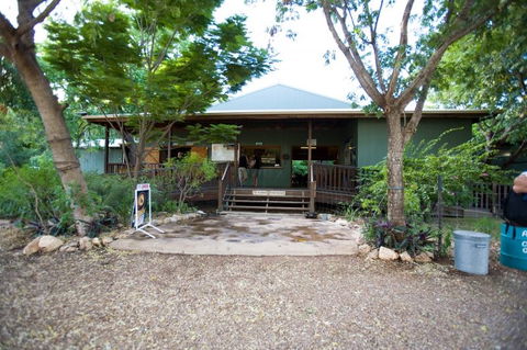 Adels Grove Camping Park Hotel - Accommodation Gladstone 0