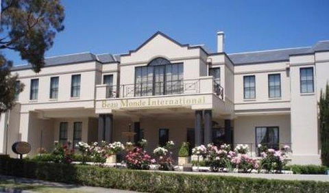 Beau Monde International - Accommodation Gladstone 0