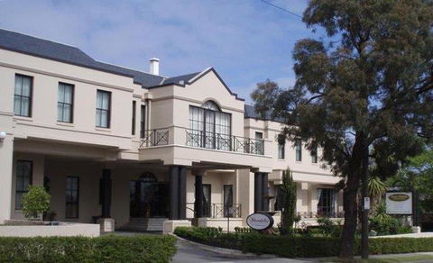Beau Monde International - Accommodation Gladstone 1
