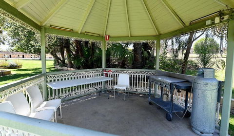 Burke & Wills Motor Inn - Accommodation Gladstone 1