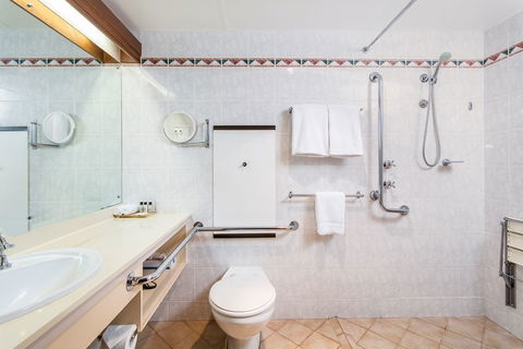 Adelaide Inn - Accommodation Gladstone 2