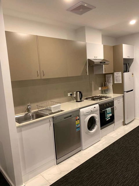 Adelaide Dress Circle Apartments - Accommodation Gladstone 2