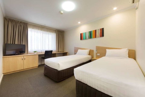 Ramada Encore by Wyndham Belconnen - Accommodation Gladstone 1