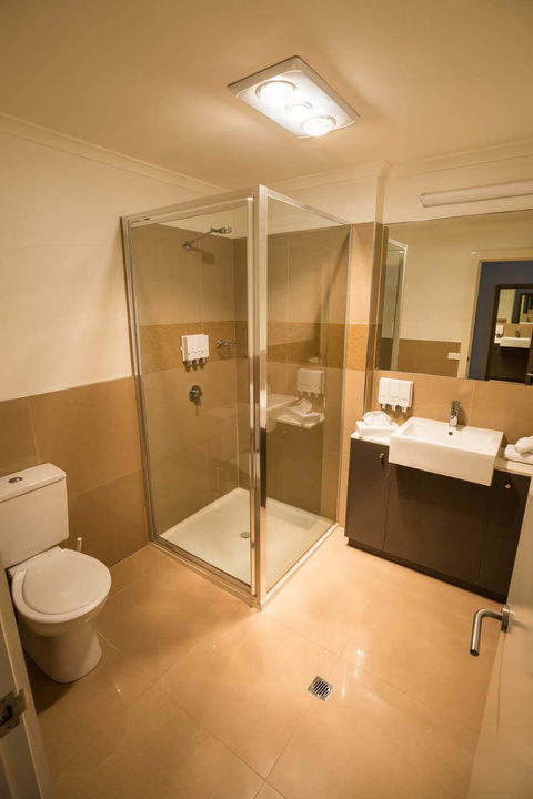 Bairnsdale International - Accommodation Gladstone 3