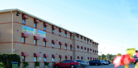 Arena Hotel - Accommodation Gladstone 0